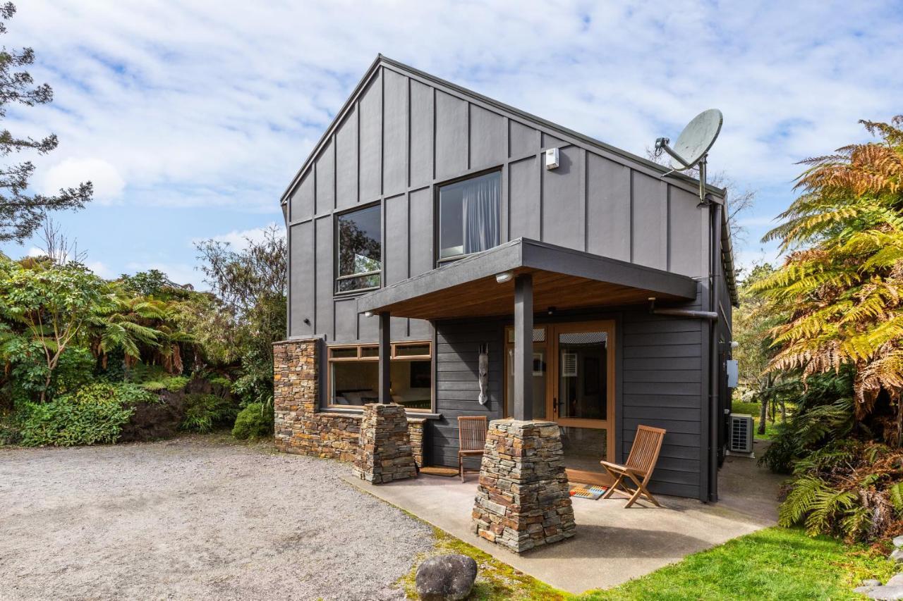 Turangi Trout Lodge ภายนอก รูปภาพ
