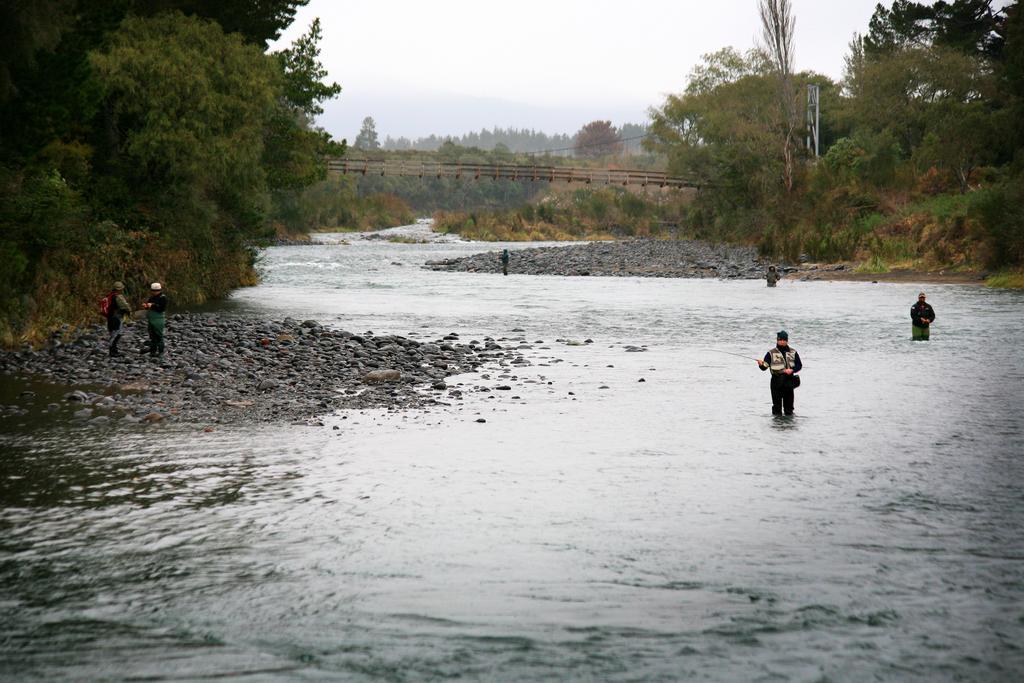 Turangi Trout Lodge ภายนอก รูปภาพ